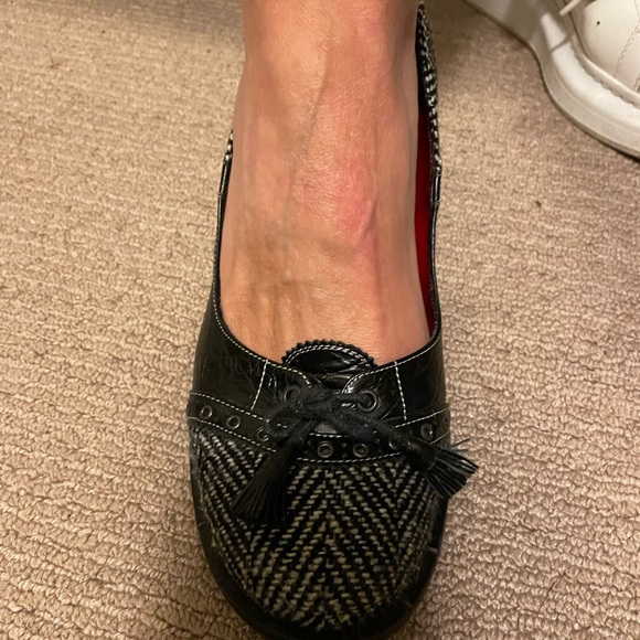 Herringbone and leather pump - Picture 4 of 8